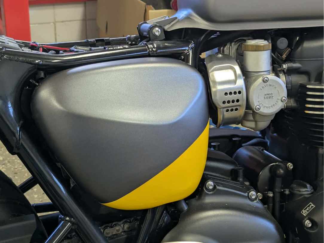 Triumph Bonneville T120 -21 Side Panels