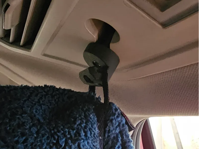 Roof coat/jacket hang/hook for VW T7 Multivan