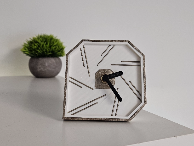 Modern Bambu Desk Clock – Filament Inlay Design