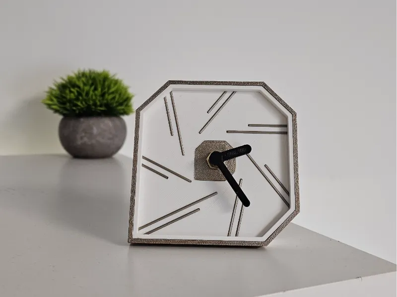 Modern Bambu Desk Clock – Filament Inlay Design
