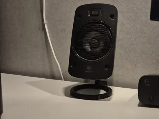 Logitech Z906 stand