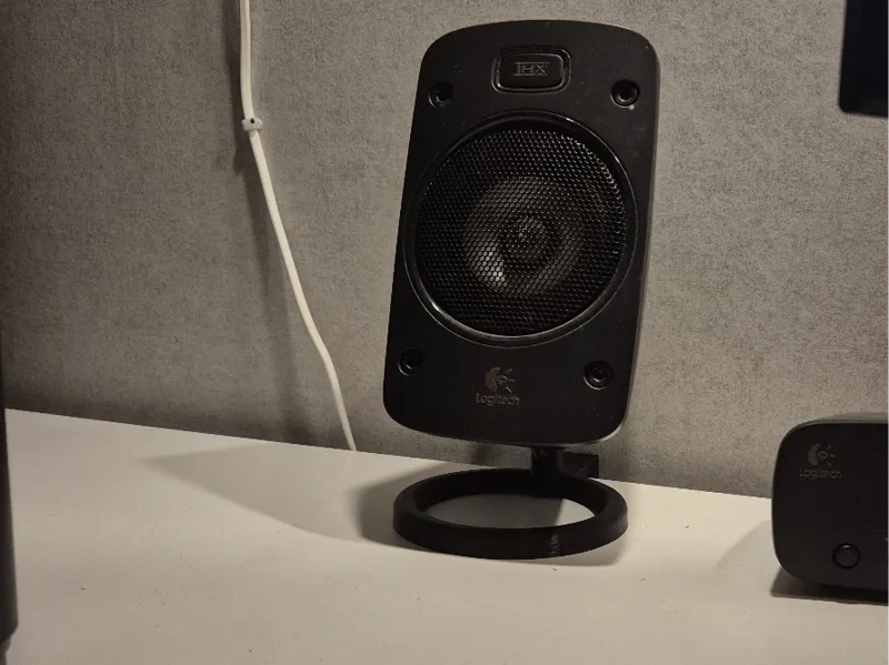 Logitech Z906 stand