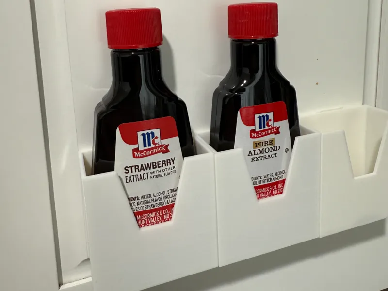 Wall Mounted Extract Holder (McCormick 2oz)