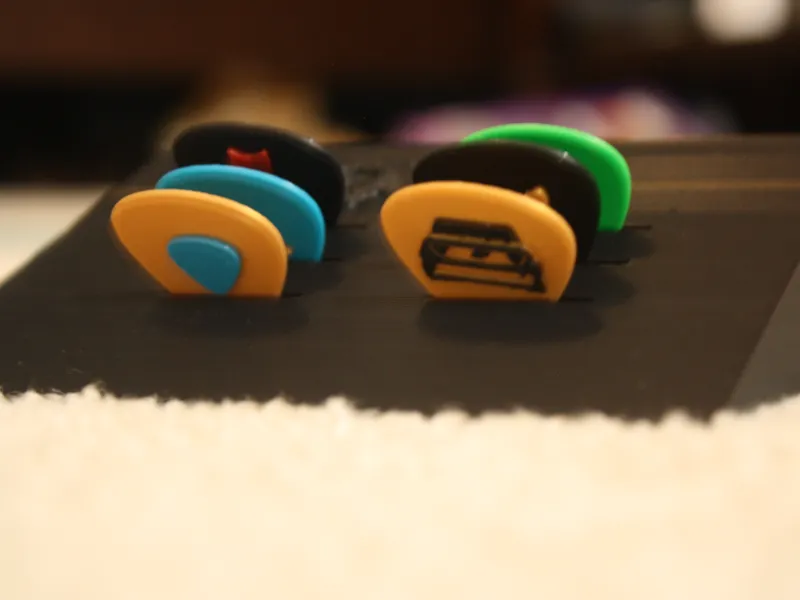 Pick holder