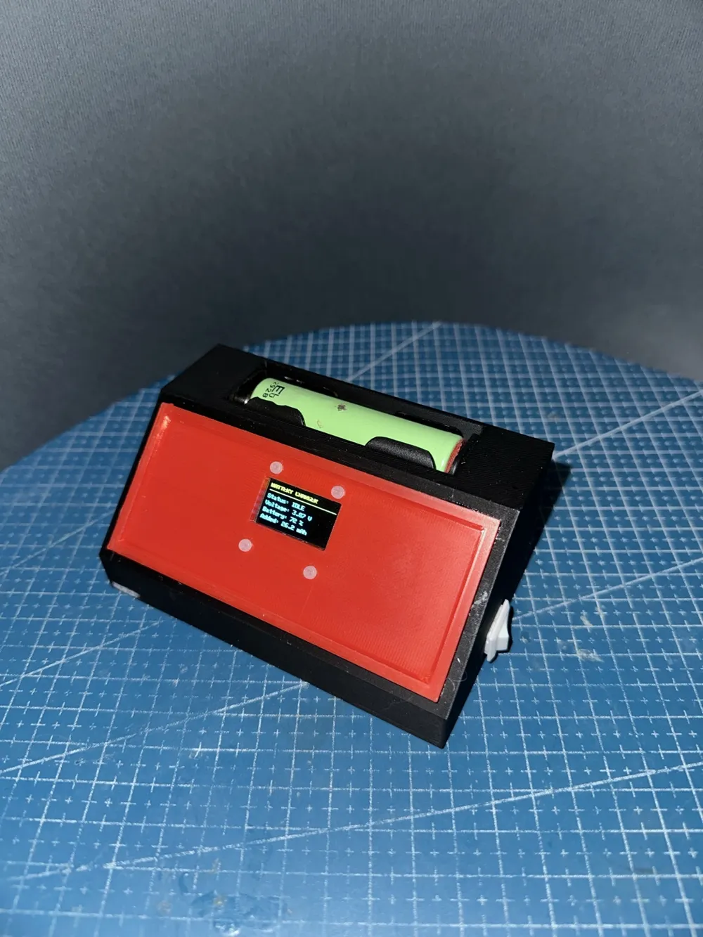 Smart 18650 Battery Charger with OLED - Free 3D Print Model - MakerWorld