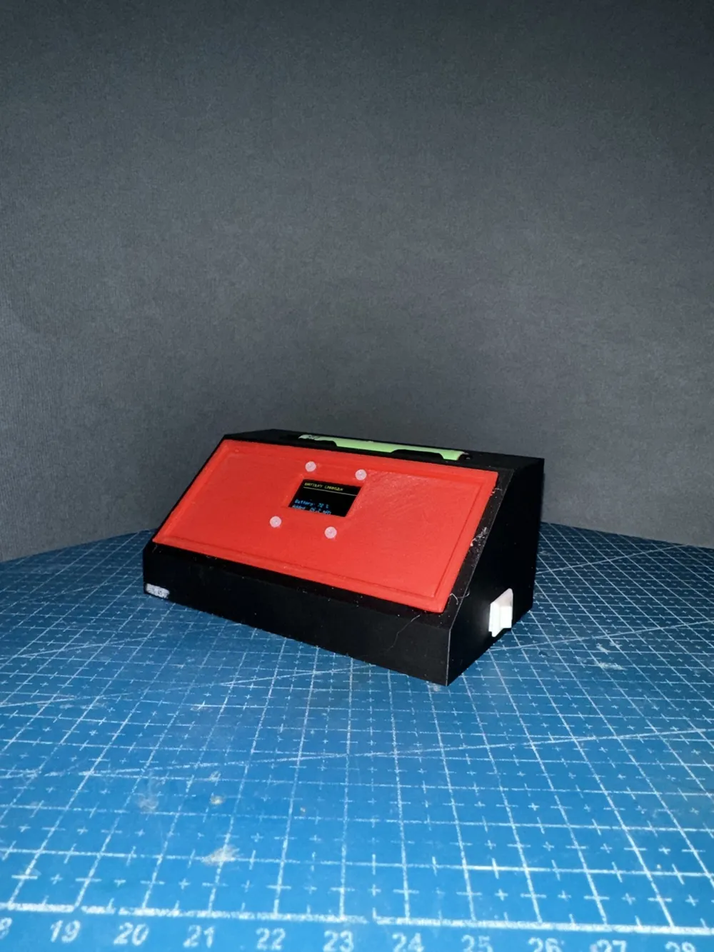 Smart 18650 Battery Charger with OLED - Free 3D Print Model - MakerWorld