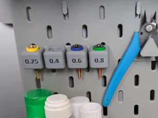 Revo Nozzle Holder Skadis