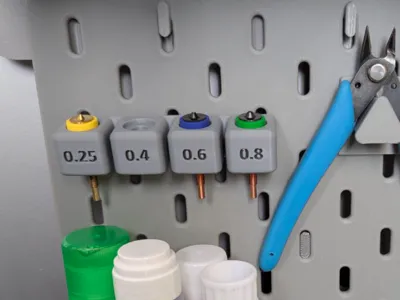 Revo Nozzle Holder Skadis