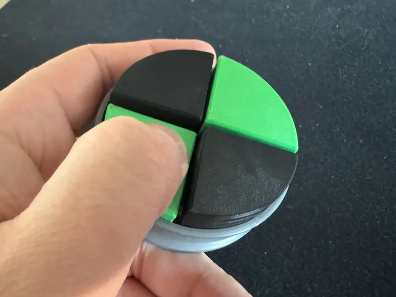 Fidget round clicker, 4 buttons