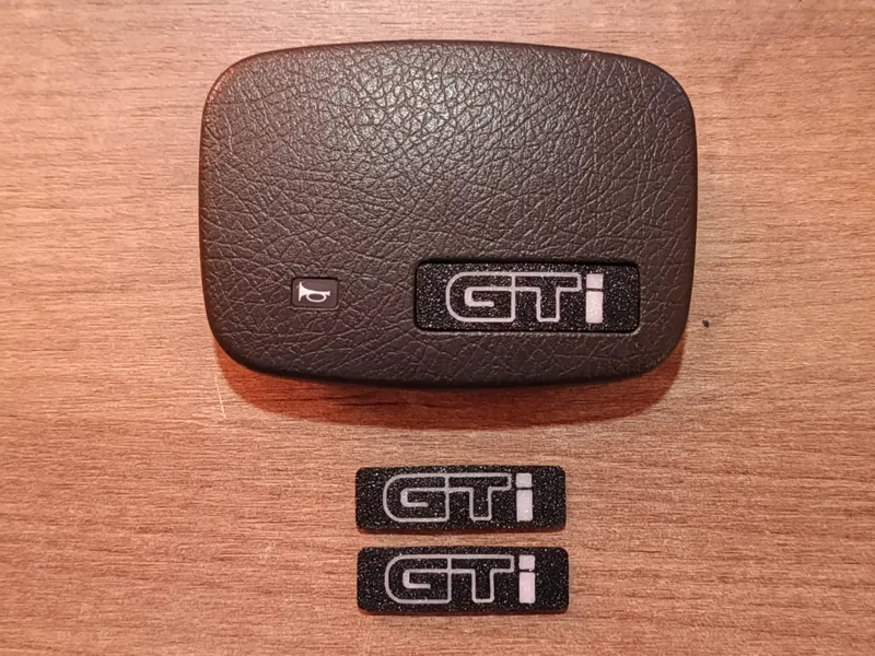 Suzuki Swift GTI steering wheel emblem