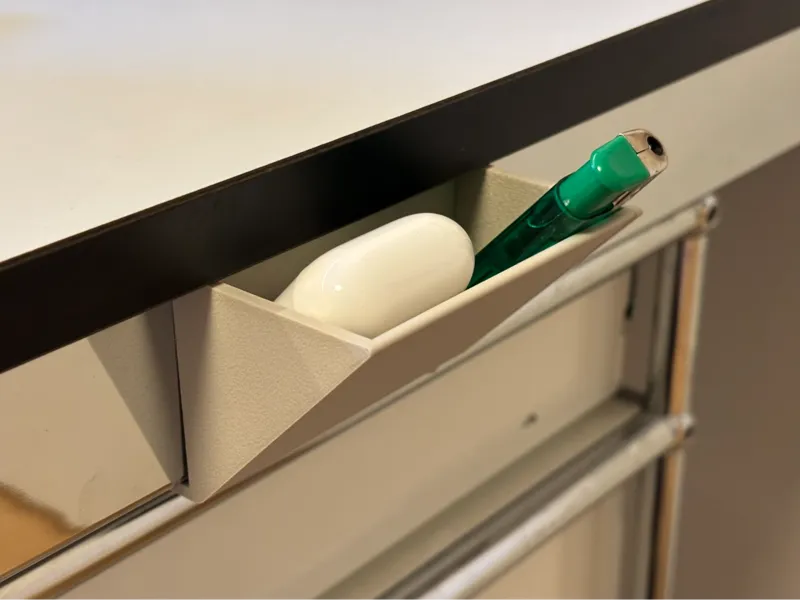 USM Haller Clip-On Pocket for Pens, Earbuds & More