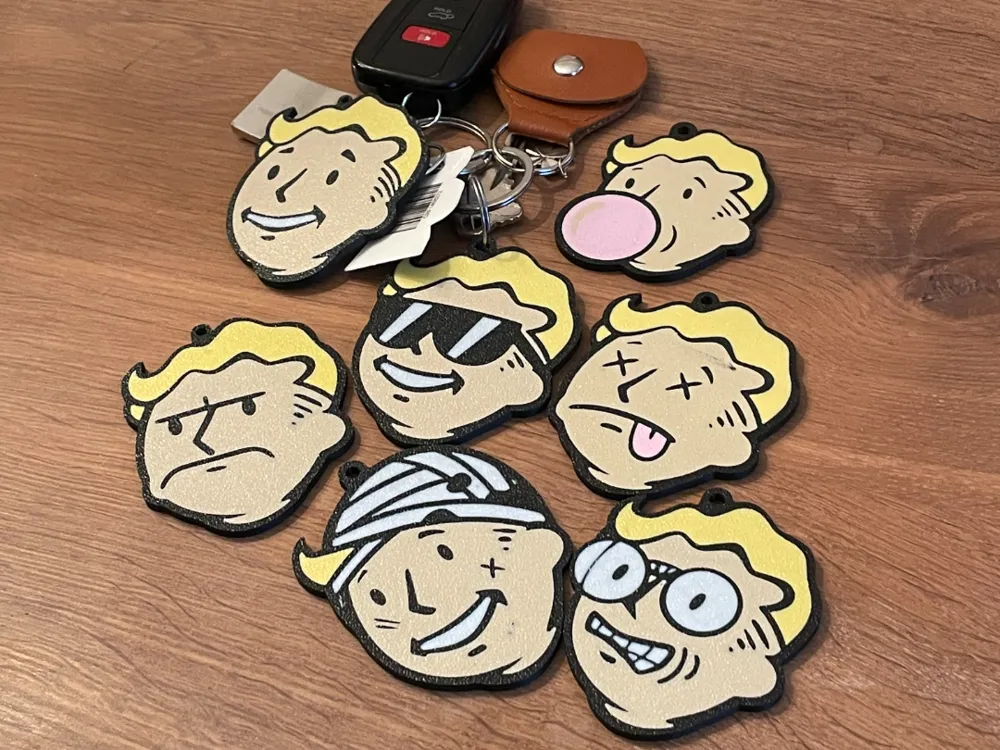 Fallout Keychain / 4 color / Vault Boy / pip boy - Free 3D Print