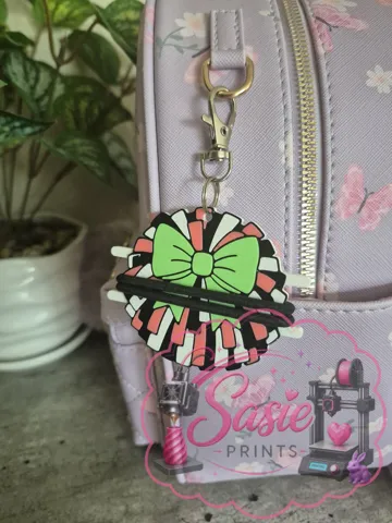 Accesorio para sujetar ligas de cabello: Pom Pom Hair Tie Holder Keychain - Customize — vista de referencia 4