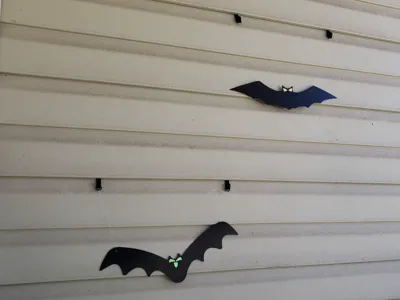 Vinyl Siding Clips for Lightweight Decorations