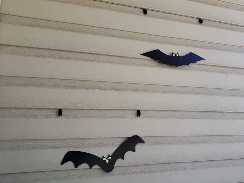 Vinyl Siding Clips for Lightweight Decorations