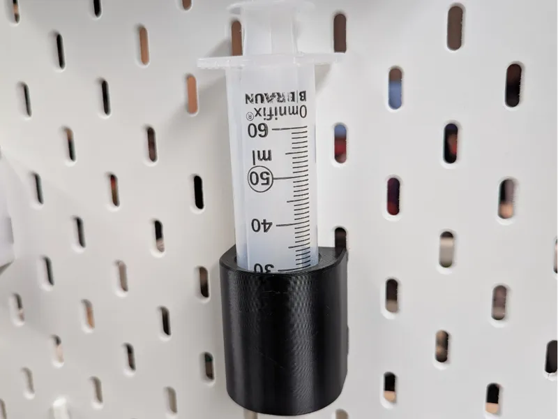 60 ml syringe holder for skadis pegboard