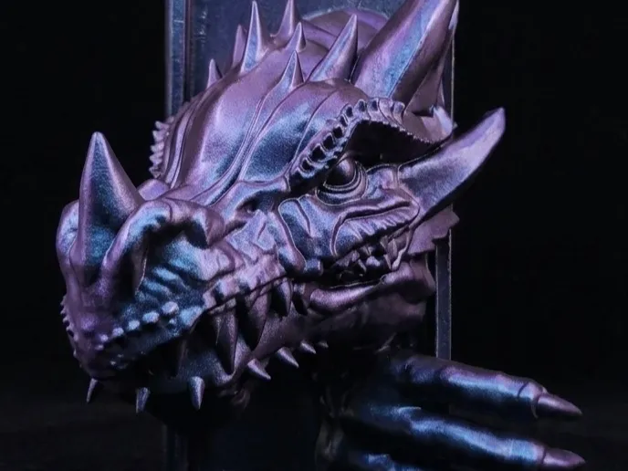 Adorno temático: Dragon Bookend – Head. Referencia del modelo original.