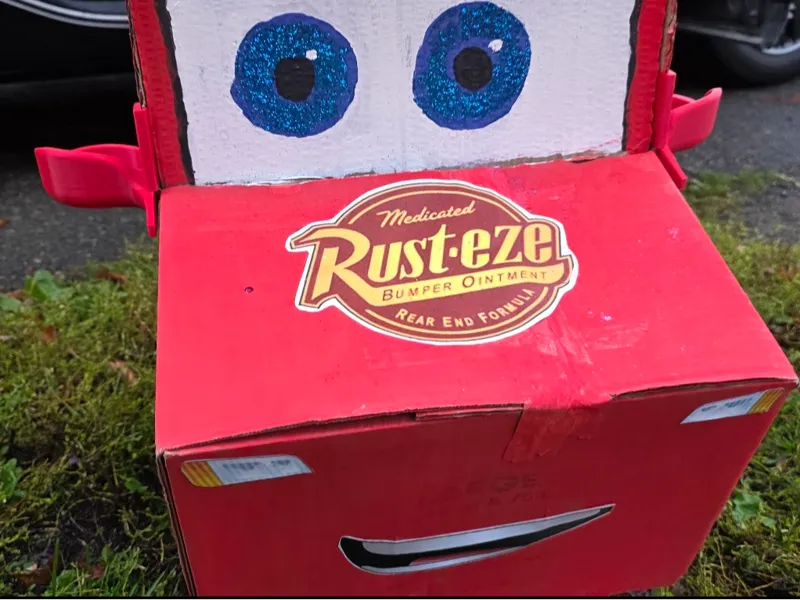 BeerViewMirrors - Lightning McQueen cosplay