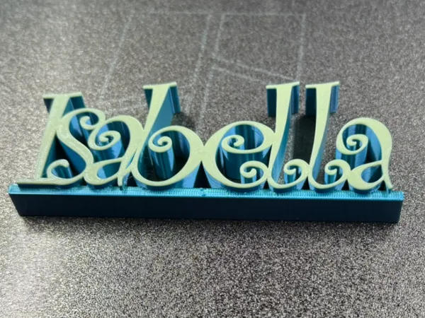 Prénom Isabella en relief décoratif