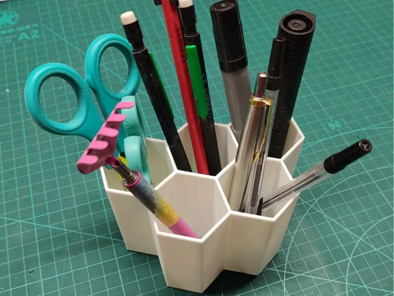 Simple desk organizer