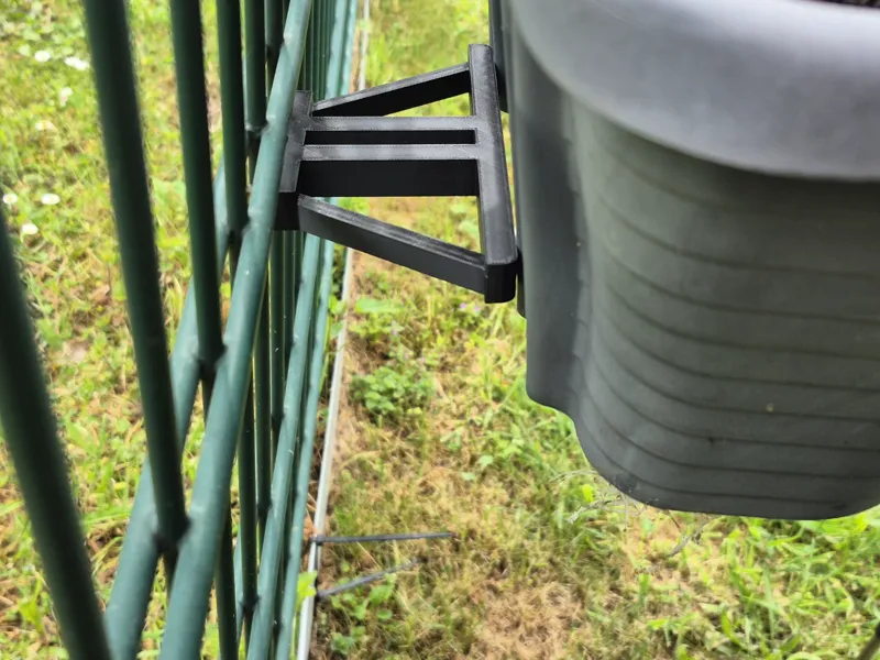 Abstandhalter für Hänge-Blumenkästen 