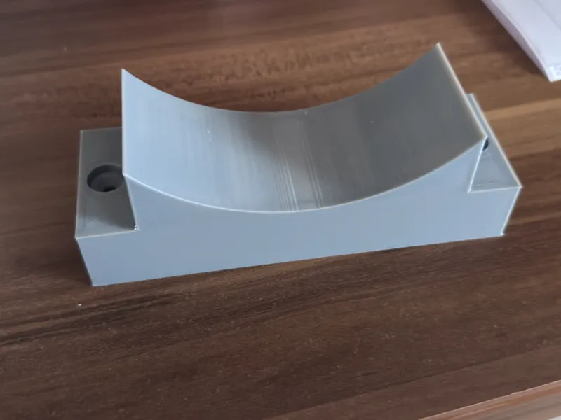 Universal Pipe Support with Screw Caps