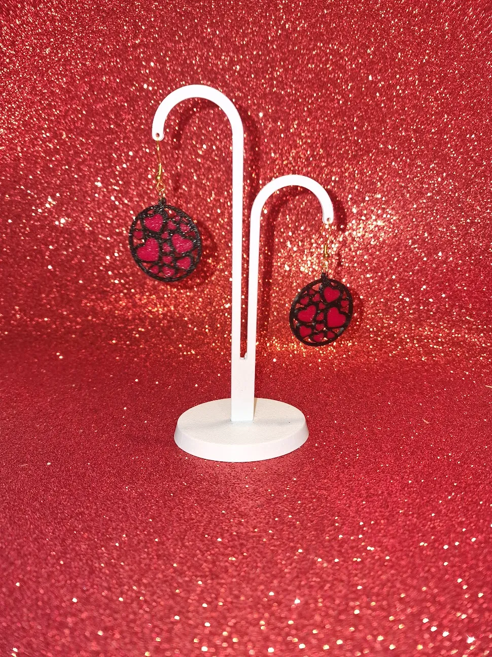 Round hearts earrings view 3