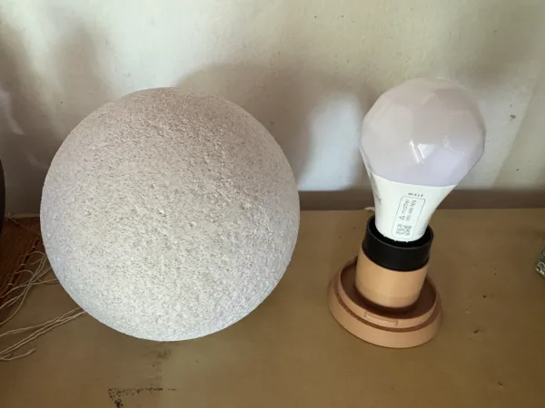 Base fine pour lampe lune E27