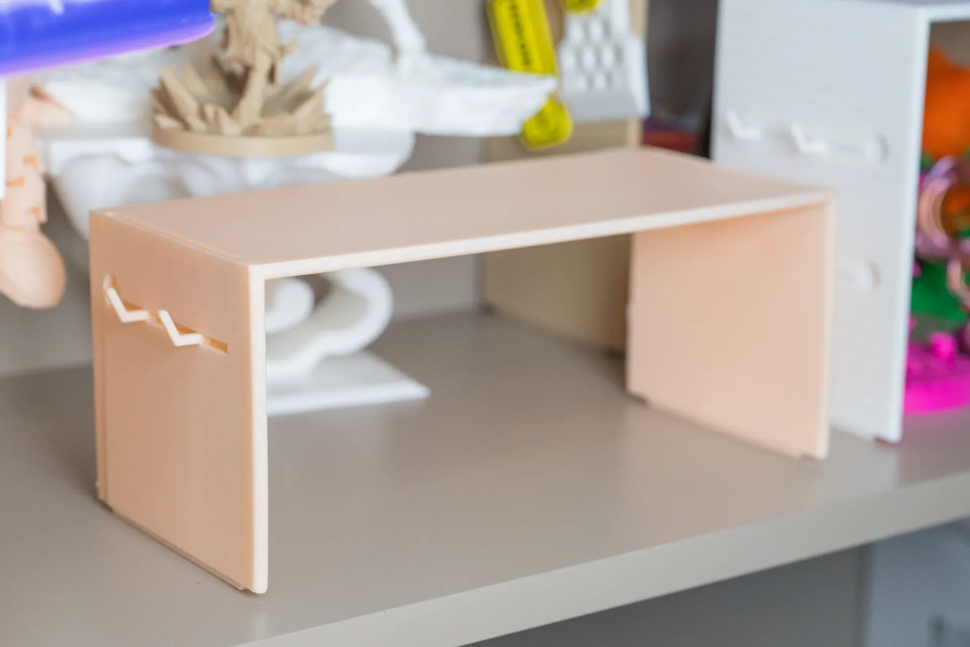 Miniatura 4 do modelo 3D 带挂钩的可堆叠收纳架