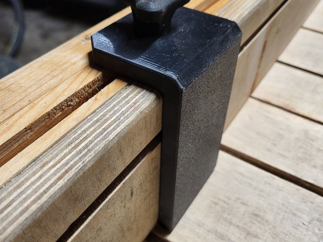 L-Shaped Stop for Table Saw Crosscut Sled