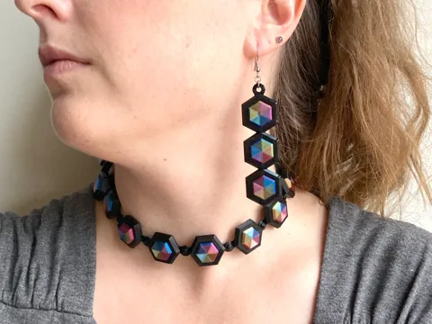 Link Earrings with interchangeable Gems view 3