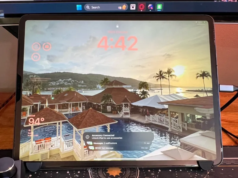 iPad Pro 12.9 Stand