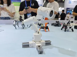 桌面级具身智能机械臂：RIG-Arm开源操控平台｜大模型驱动+多自由度运动学+多模态交互