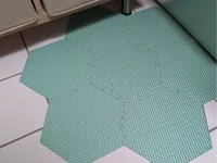 Tapis hexagonal pour litière de chat — photo 2