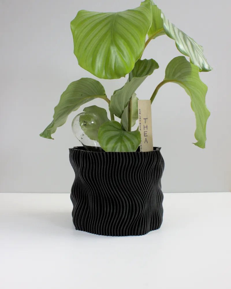 Wobbly big Planter