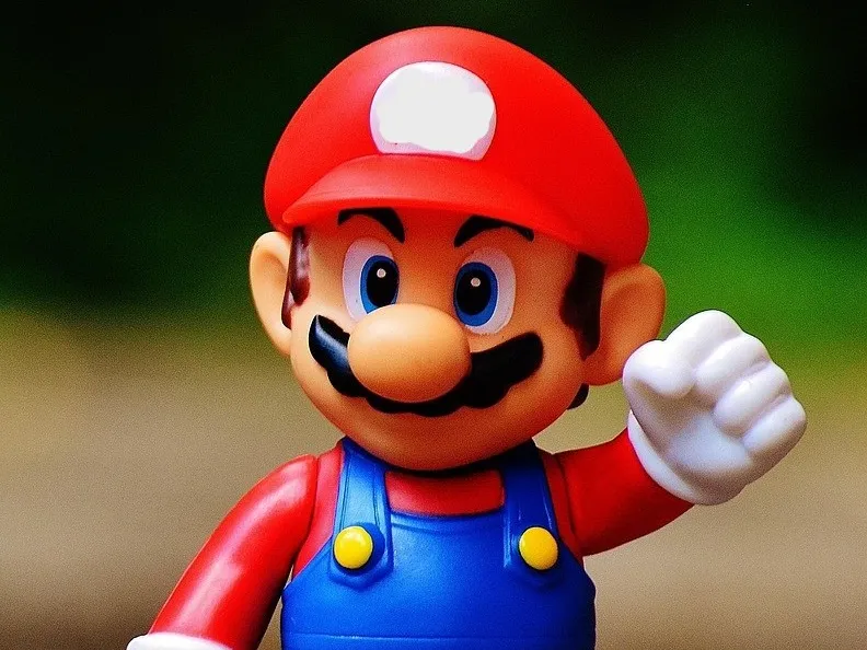 Mario like figurine