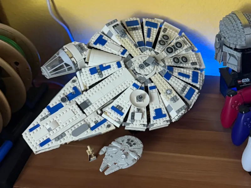 Legoset 75257/75212 Millennium Falcon Stand 