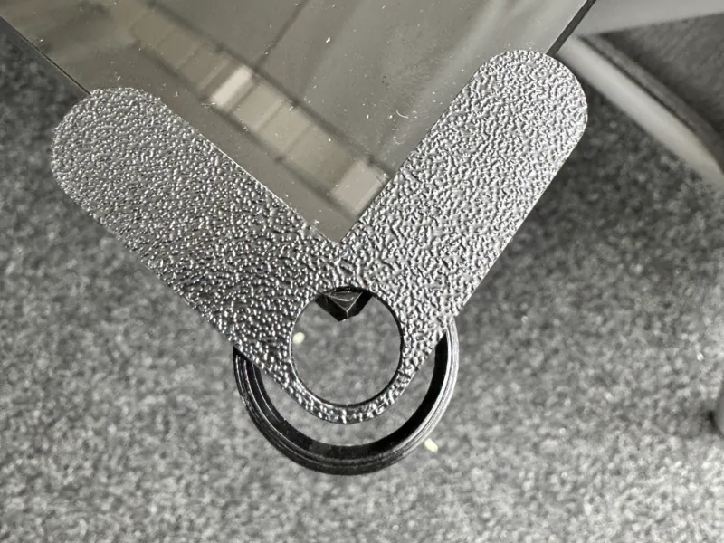 Corner protection for a 5 mm glass table