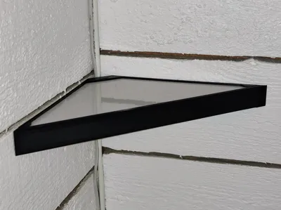 Corner shelf