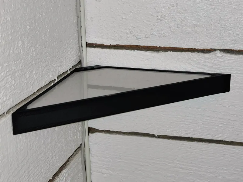 Corner shelf