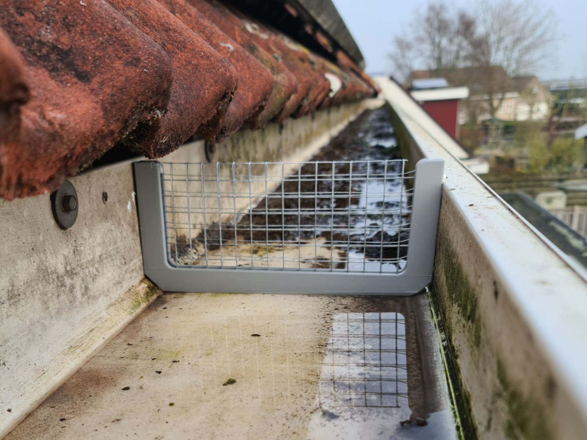 Gutter leaf guard