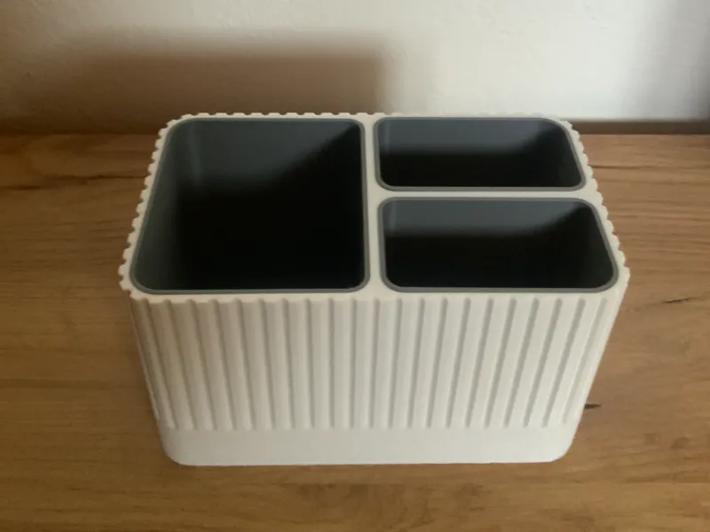 Open three-compartment container