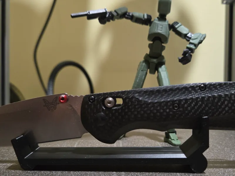 pocketknife stand
