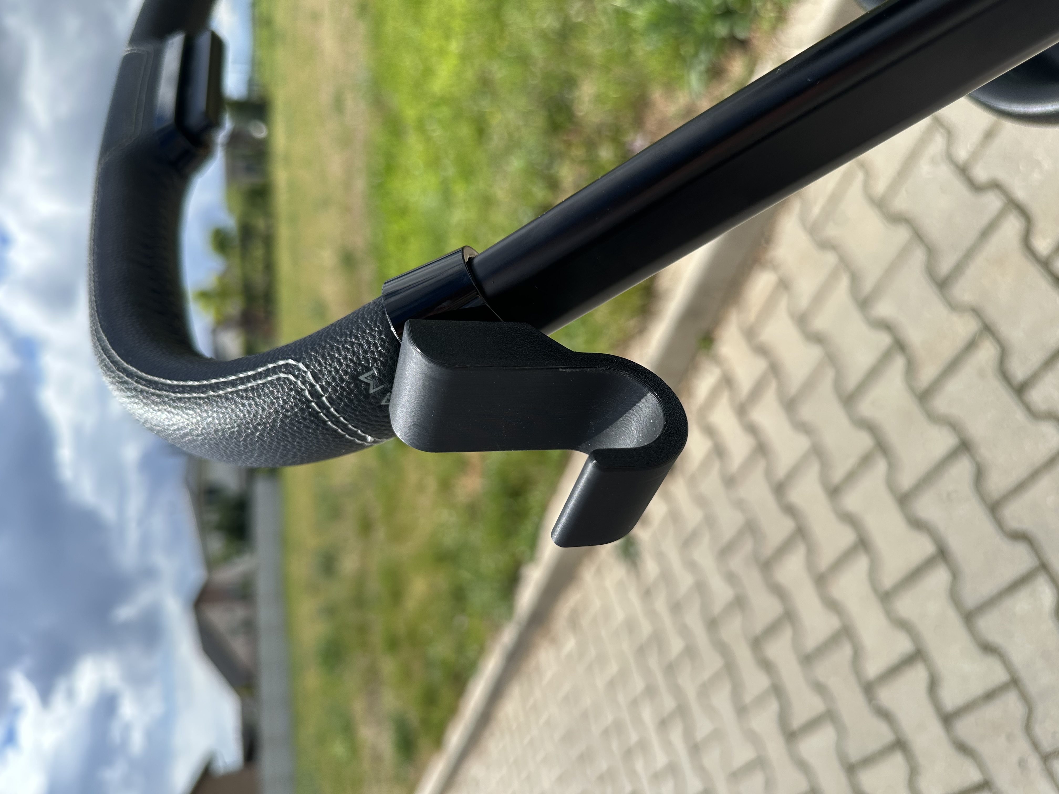 Miniatura 2 do modelo 3D Hook for Cybex Strollers