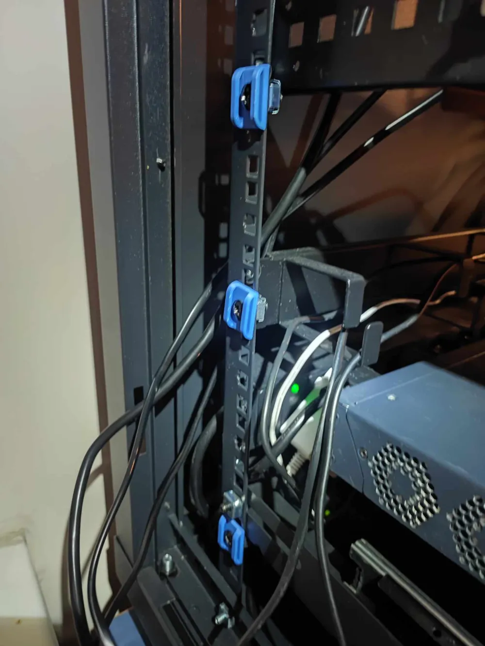 Reusable Velcro Rack Cable Organizer - Free 3D Print Model - MakerWorld