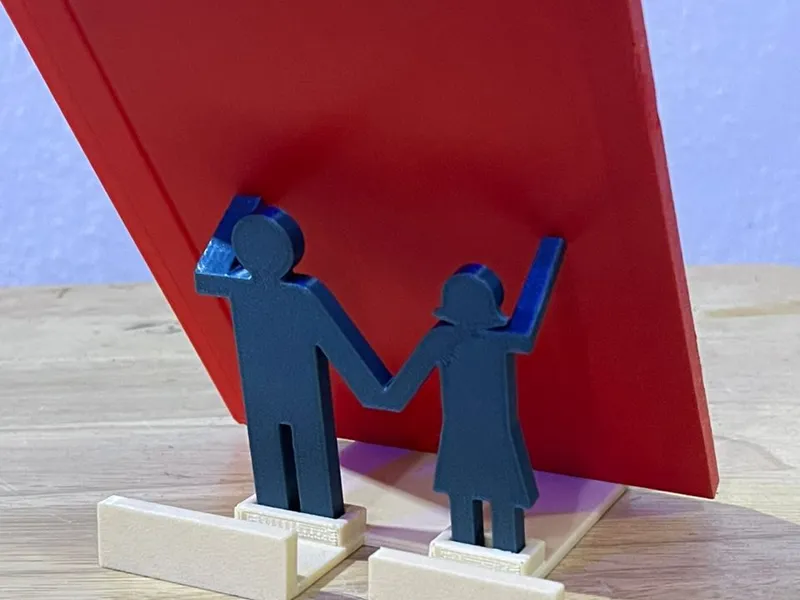 3D-Printed Couple Picture Holder