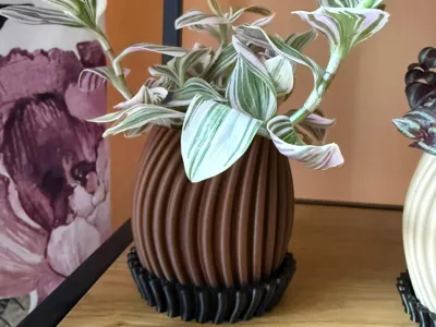 Twist Bloom Planter