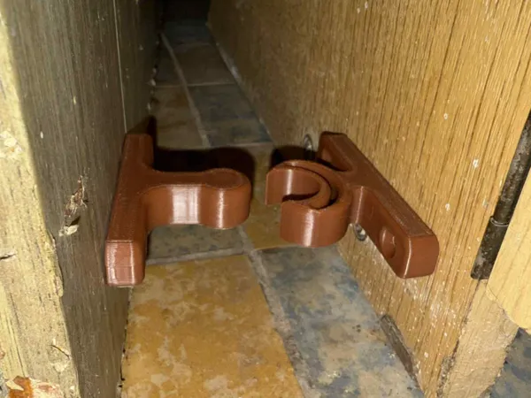 Bloque-porte à clipser