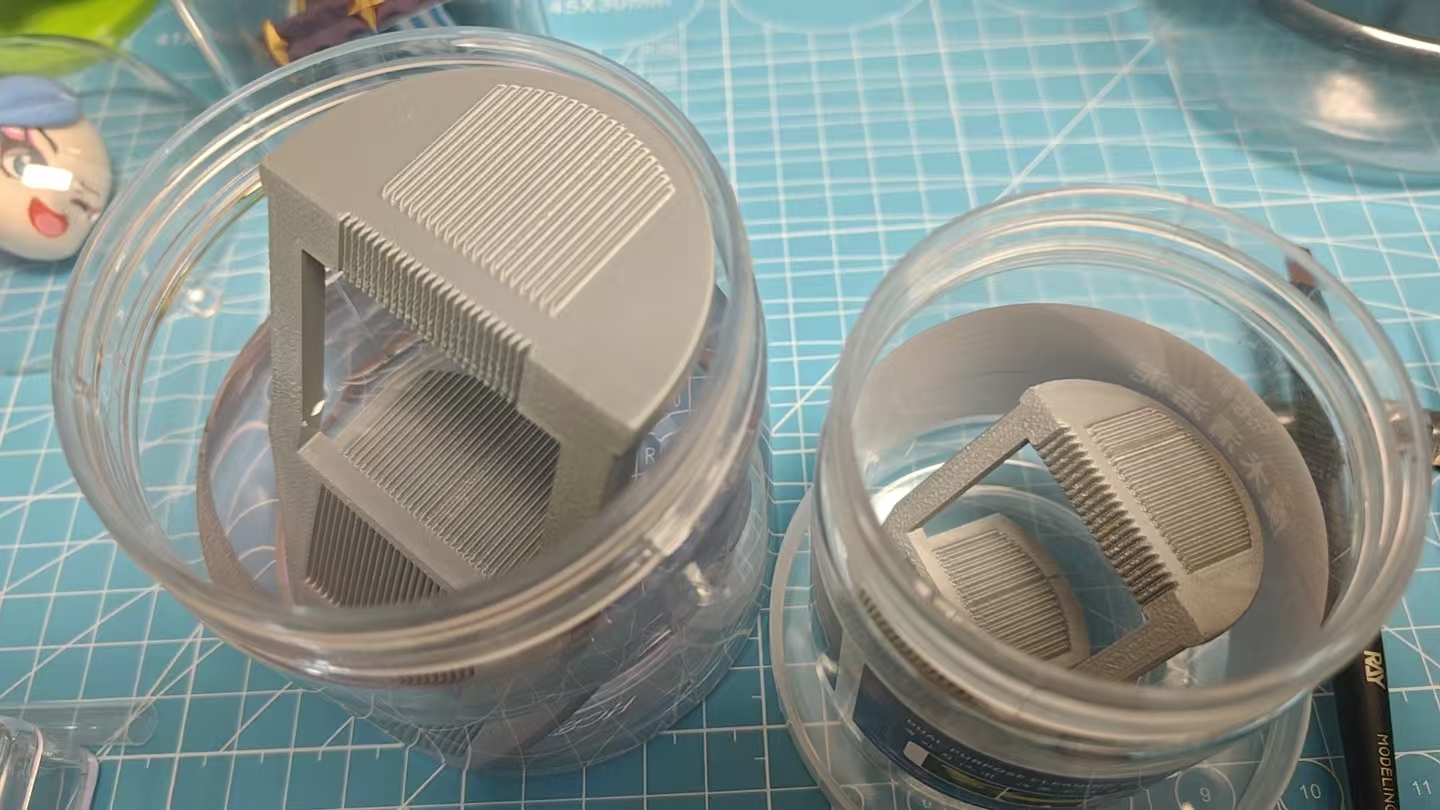 Miniatura 2 do modelo 3D 好用的手涂洗笔器/瓶