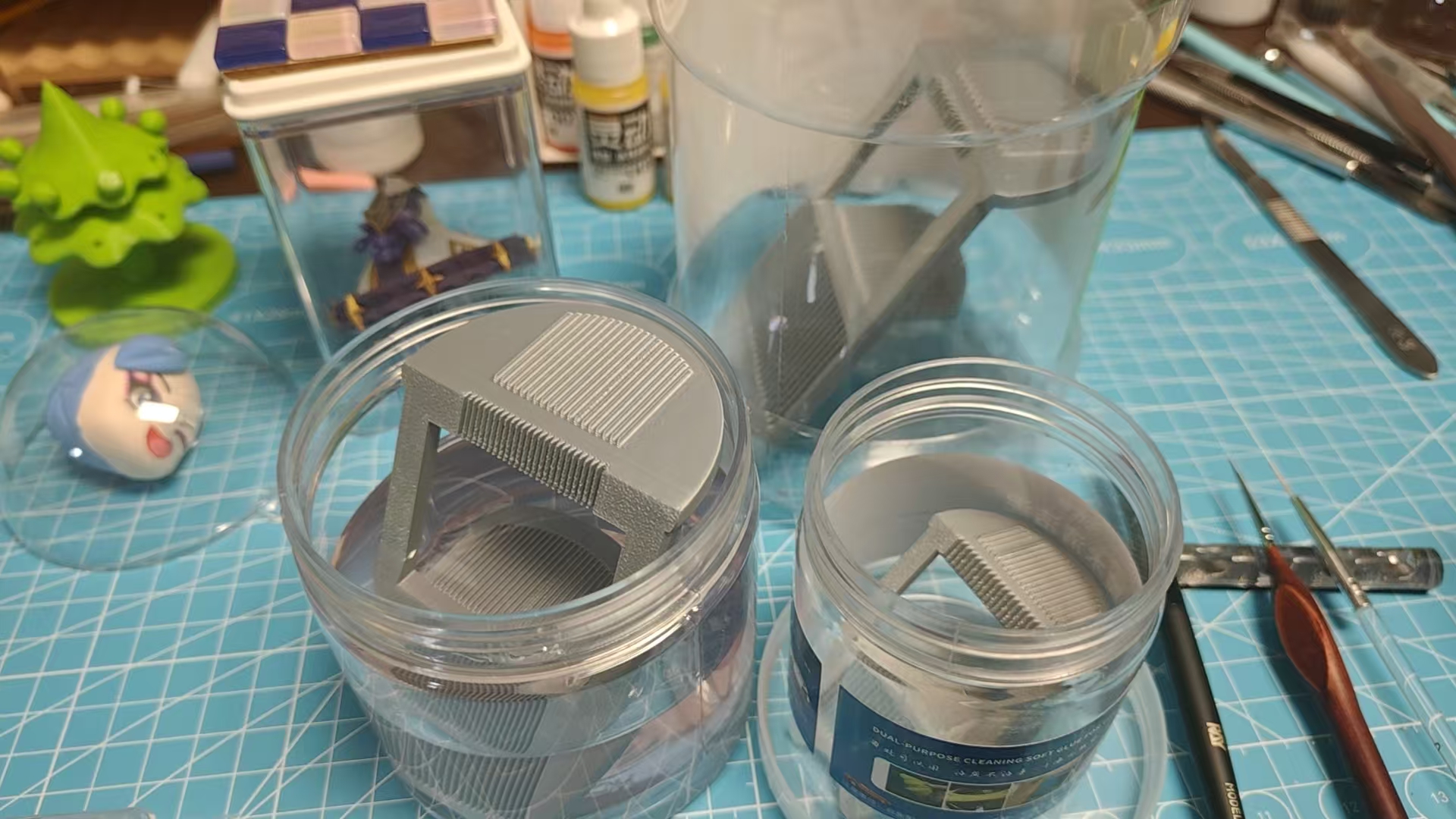 Miniatura 1 do modelo 3D 好用的手涂洗笔器/瓶